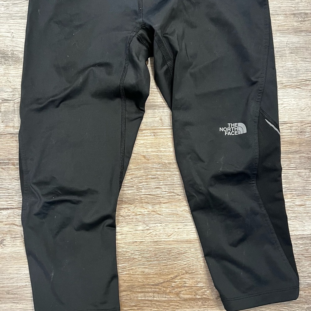 Women’s North Face cropped activewear leggings